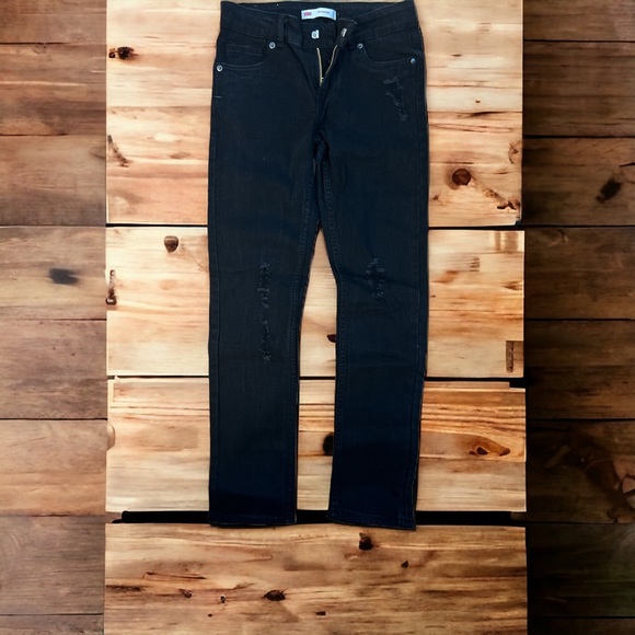 Boyfriend Style Levi - Picture 1 of 2